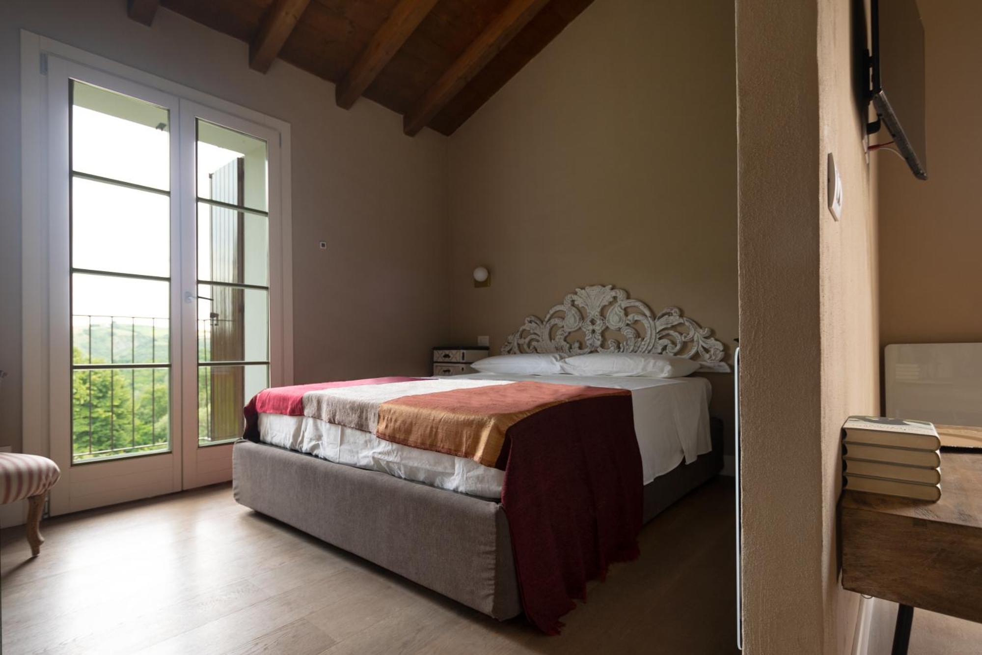 Luce Boutique Hotel Fortunago Esterno foto