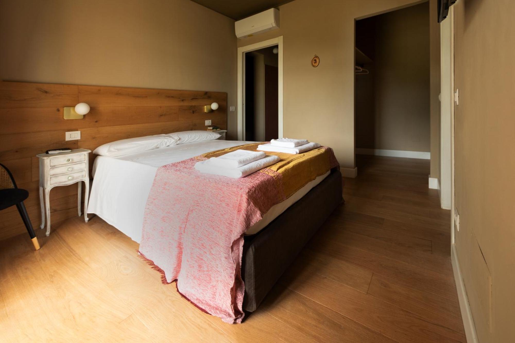 Luce Boutique Hotel Fortunago Esterno foto