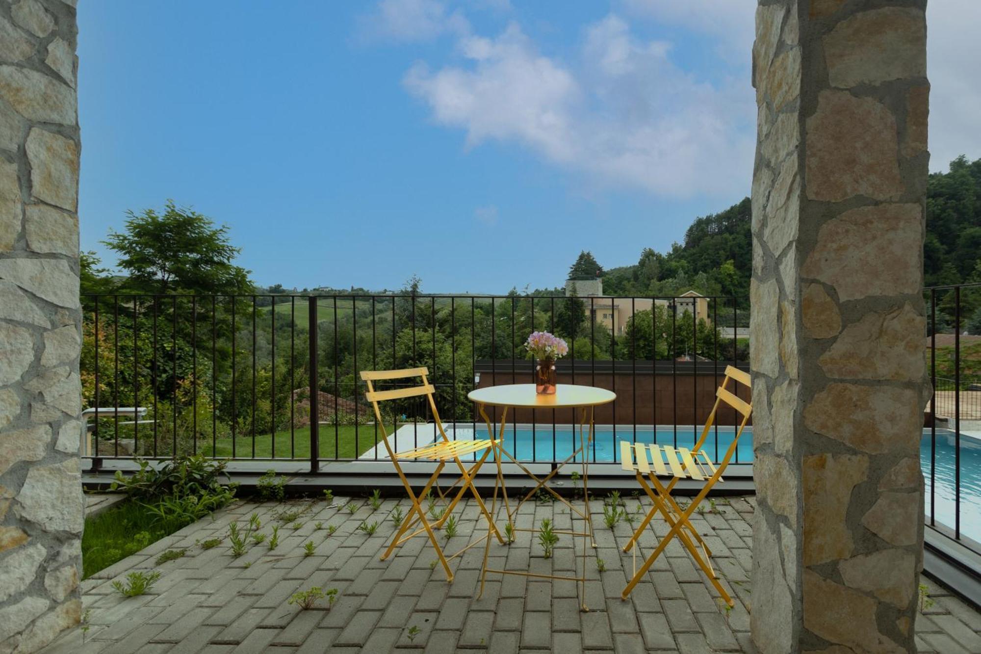 Luce Boutique Hotel Fortunago Esterno foto