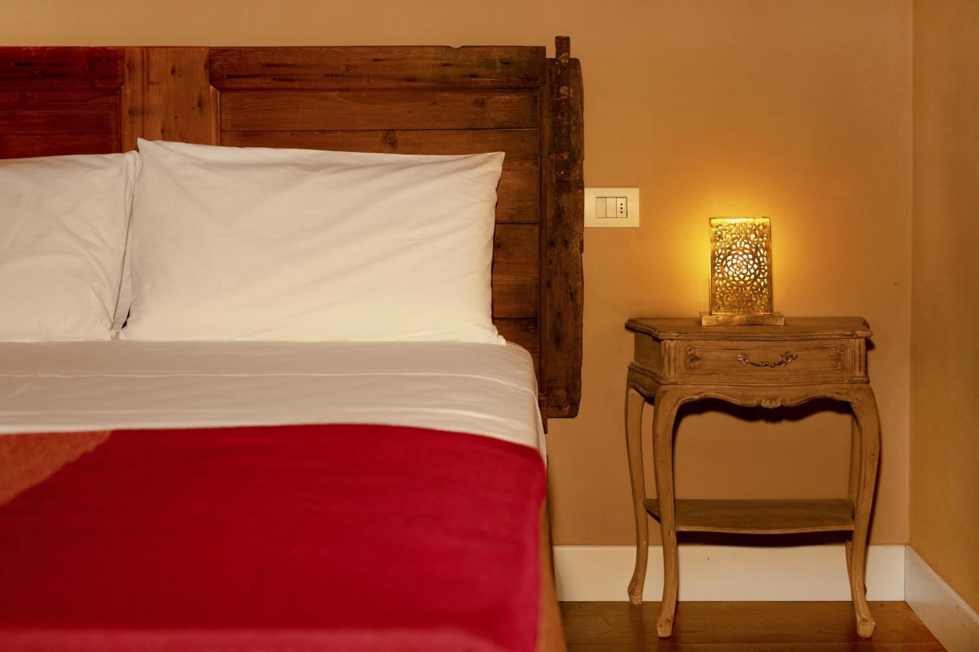 Luce Boutique Hotel Fortunago Esterno foto