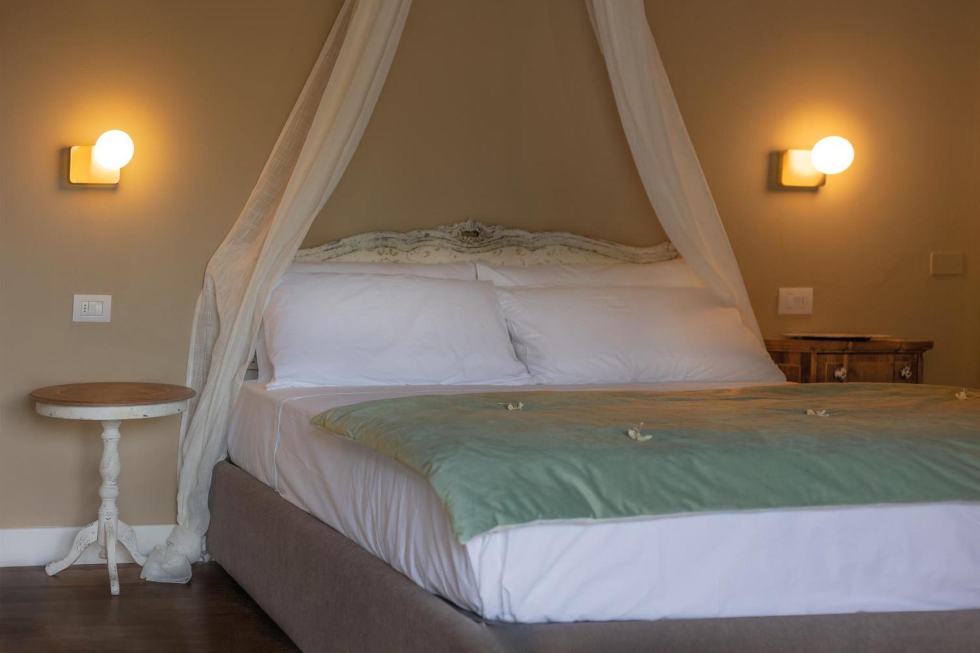 Luce Boutique Hotel Fortunago Esterno foto