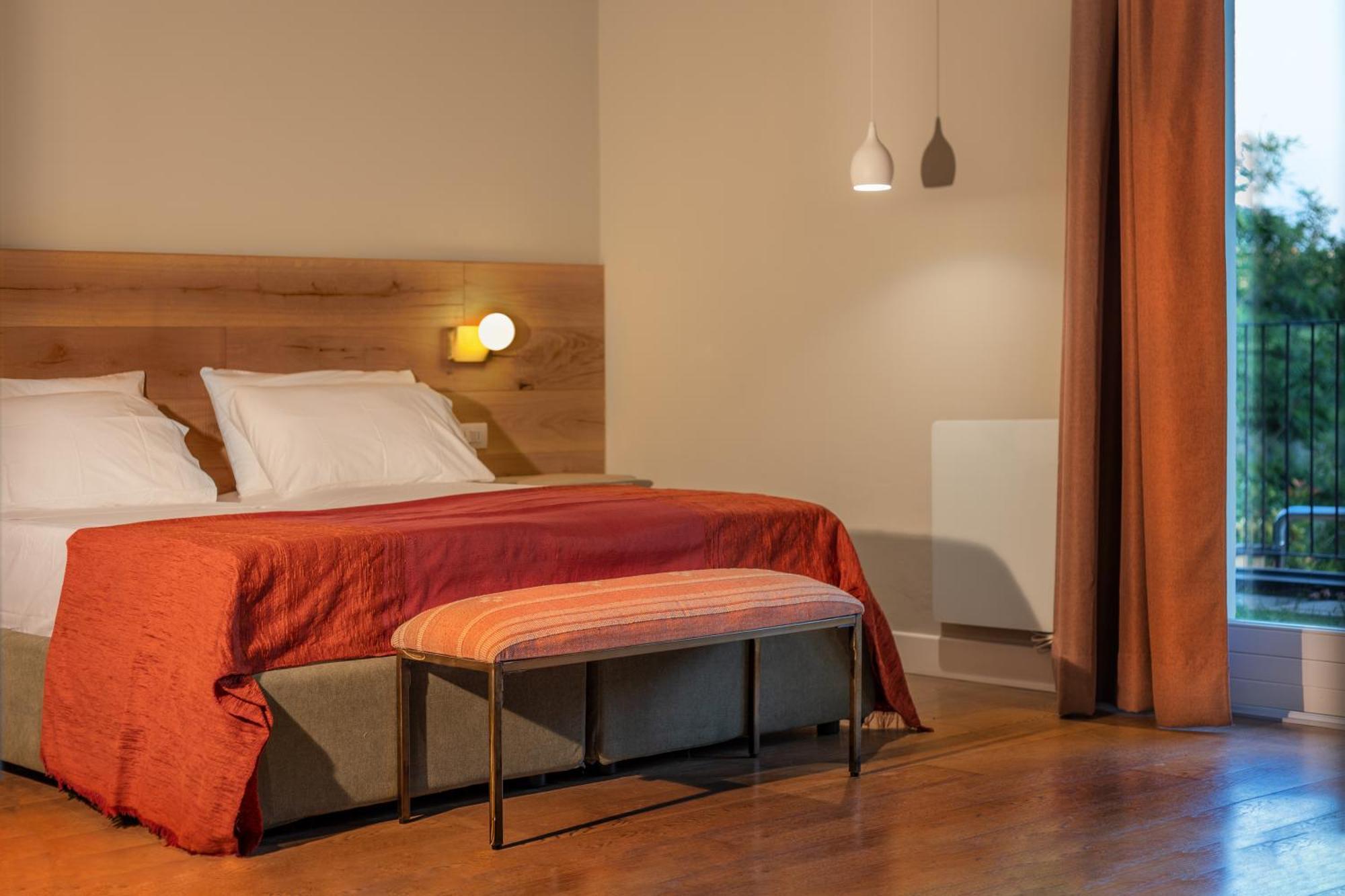 Luce Boutique Hotel Fortunago Esterno foto